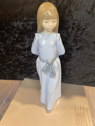 Nao lladro figurine girl - nao,