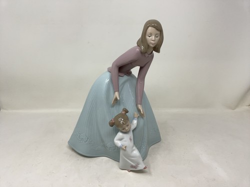 Nao lladro 1318 first - nao, steps