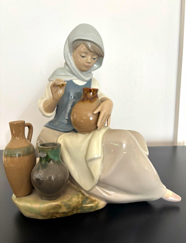 Lladro girl painting pots - lladro,
