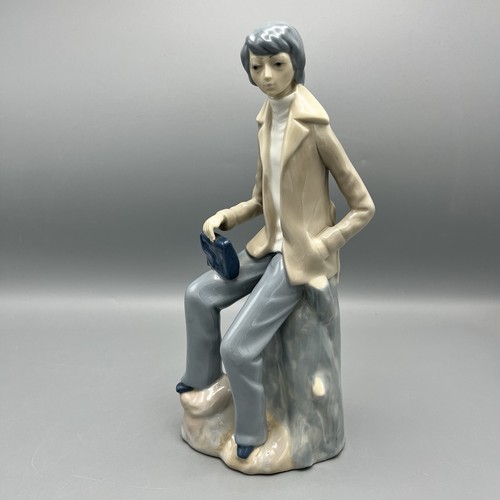 Cascades young man long limbs - man,