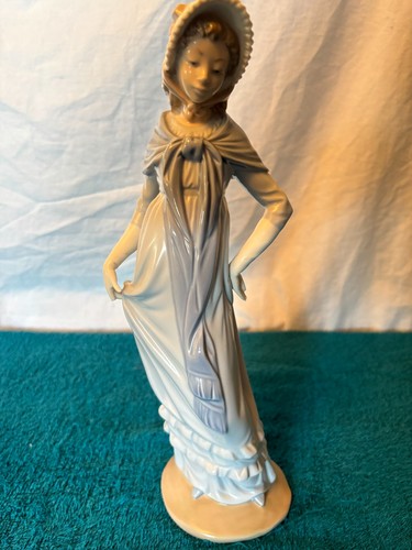 Lladro beautiful nao lady - lladro,