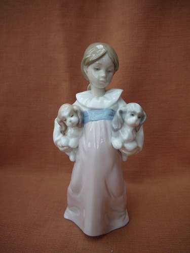 Lladro arms full love - "arms, of