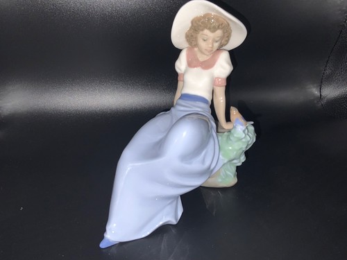Lladro nao figure a - /, figure.