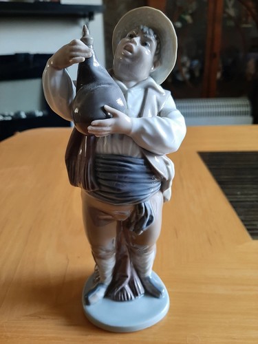 Lladro toast by sancho - a,