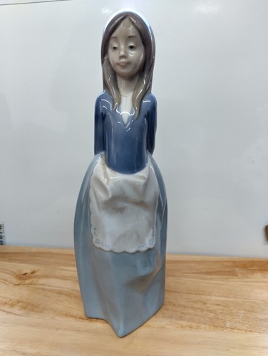 Nao lladro figurine daisa - figurine, 1990