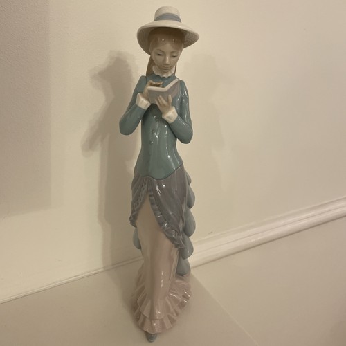 Lladro 5000 titled - lladro,