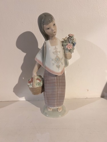 Lladro figurine lupita - figurine,