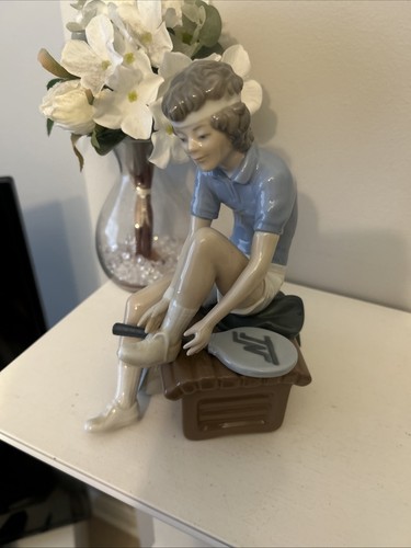 Nao lladro figurine match - lladro,