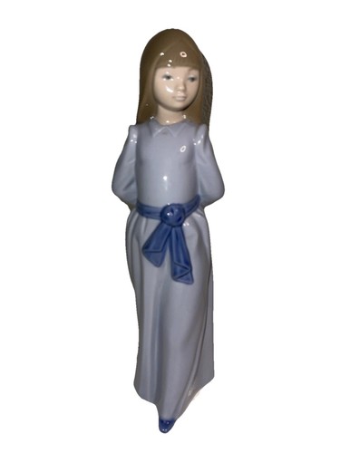 Vintage retired nao - vintage,
