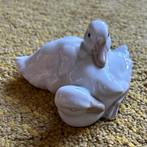 Lladro white ceramic pottery - lladro, ceramic/pottery