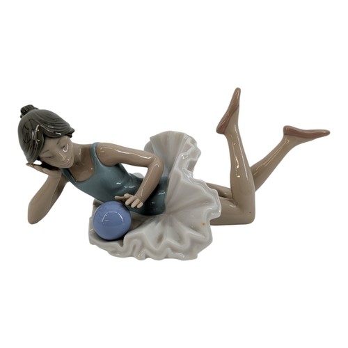 Lladro nao ballerina with - with, ball