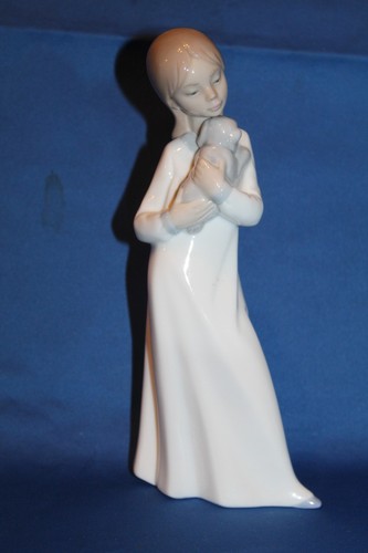 Nao lladro figure girl - figure,