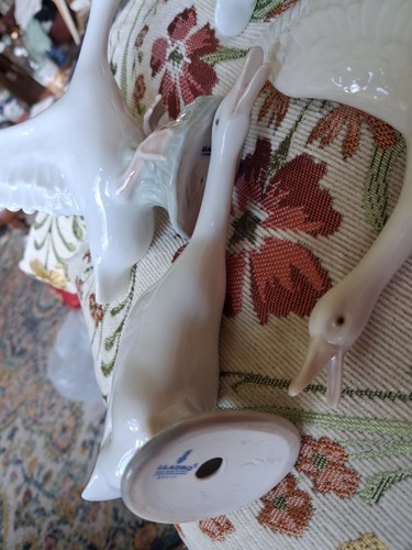Lovely porcelain lladro geese - porcelain,