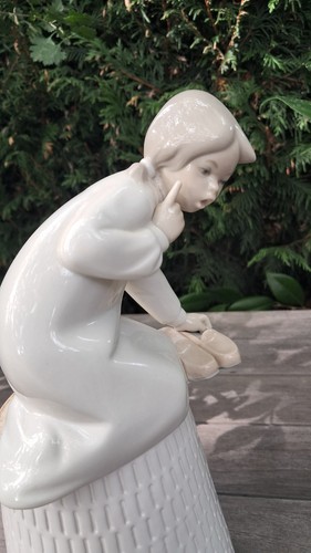 Lladro little girl with - girl,