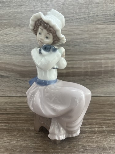 Nao lladro 1049 girl - by,