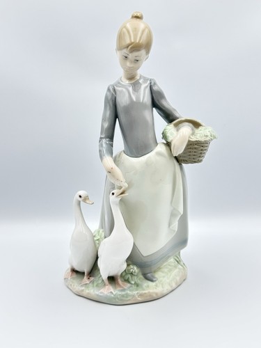 Lovely lladro pacing the ducks - lovely,
