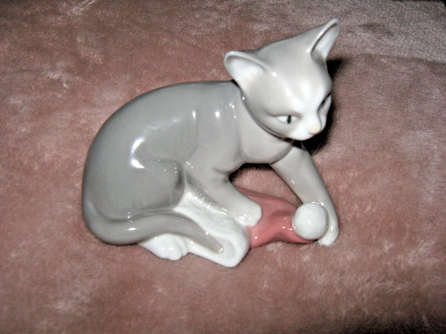 Nao lladro kitty - lladro, kitty’s