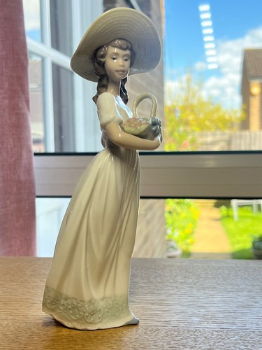 Nao lladro spring flowers - nao, flowers"
