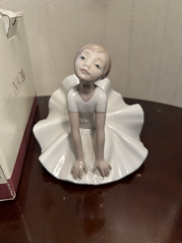 Nao lladro thinking pose - nao,