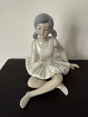 Lladro nao porcelain sitting - lladro,