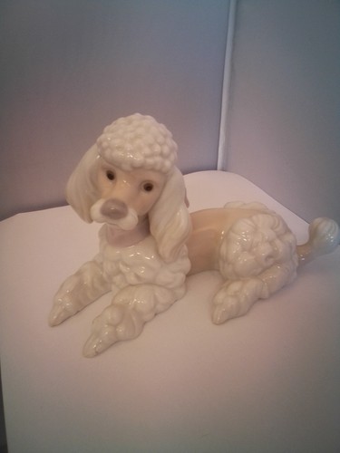 Lladro 6337 poodle dog - poodle, with