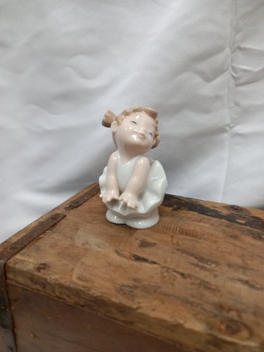 Nao lladro figurine tumbling - nao,