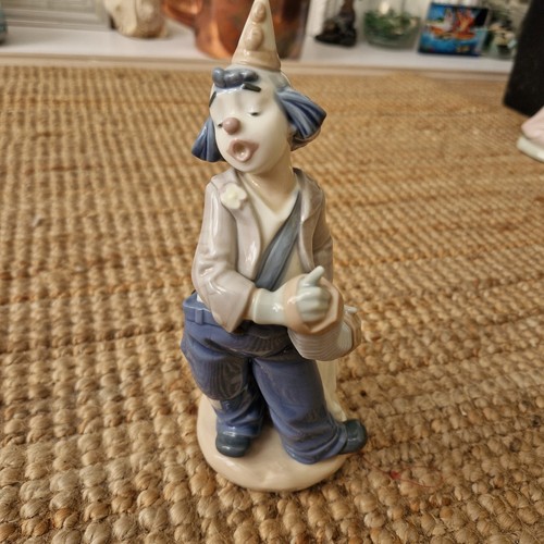 Lladro nao clown playing - lladro,