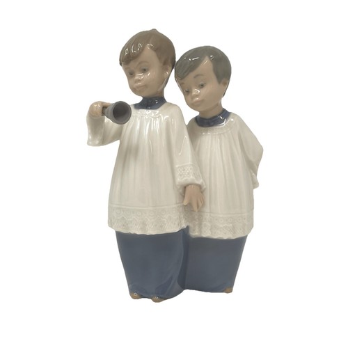 Nao lladro choir boys with - boys,