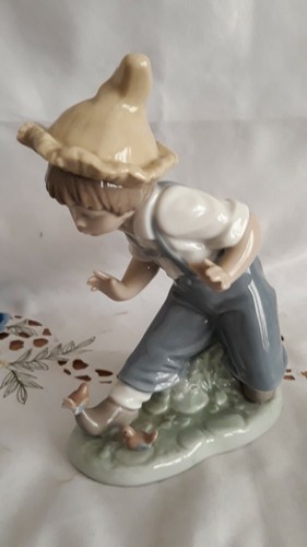 Nao lladro 1096 - nao, playing