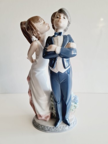 Lladro let make up - , up”