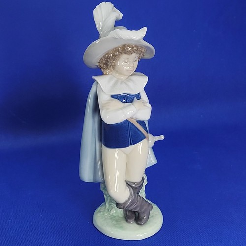 Nao lladro figurine - by,