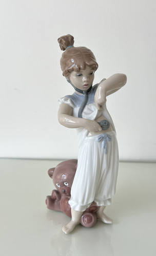 Lladro figurine someone - -,