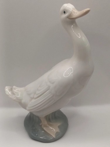 Nao lladro goose - by,