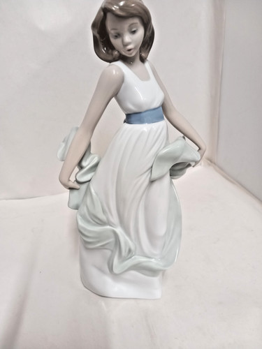 Nao lladro walking - lladro, on