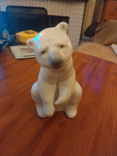 Lladro resting polar bear - lladro,