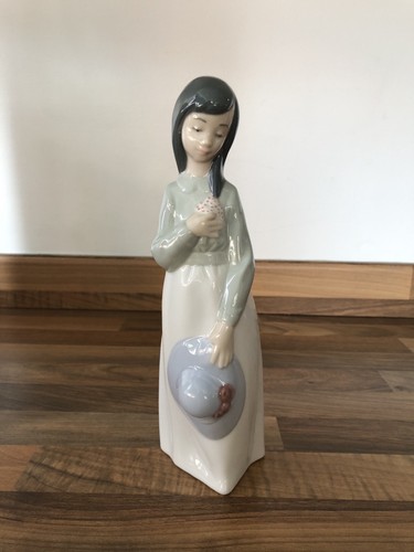 Nao lladro becky - nao, “becky”