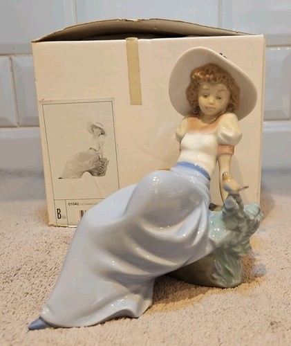 Nao lladro fine porcelain - nao,