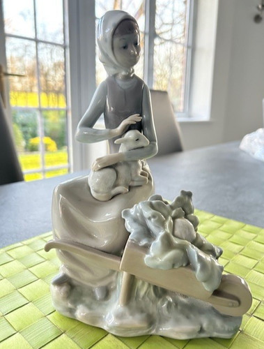 Vintage lladro girl - girl, with