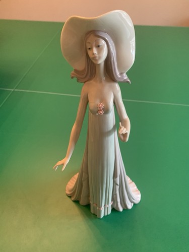 Lladro nao porcelain figurine - porcelain,