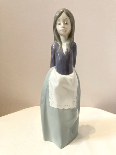 Nao lladro girl apron - in,