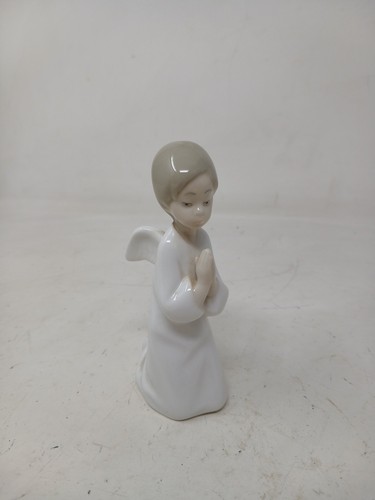 Nao lladro praying angel - by,