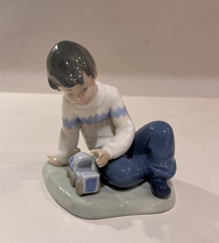 Nao lladro porcelain figurine - nao,