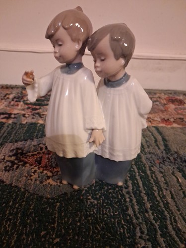 Nao lladro choir children - by,