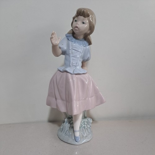 Retired nao lladro surprised - retired,