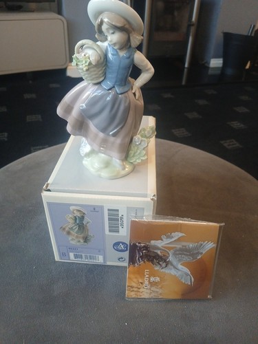 Lladro sweet scent figurine - 'sweet, scent'