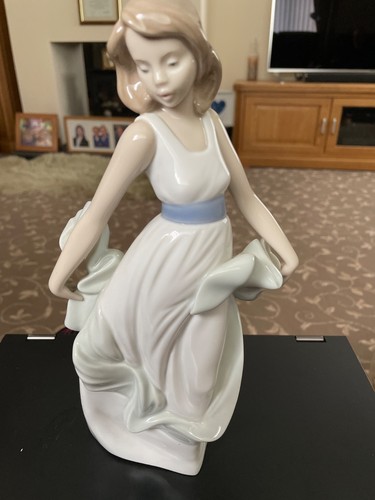 Nao lladro walking - nao, air