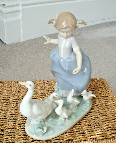 Lladro girl with - family, of