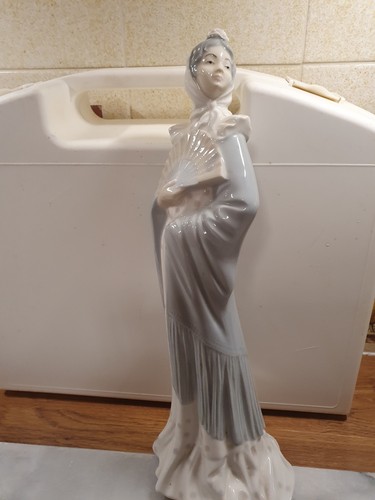 Large lladro nao - lladro, with
