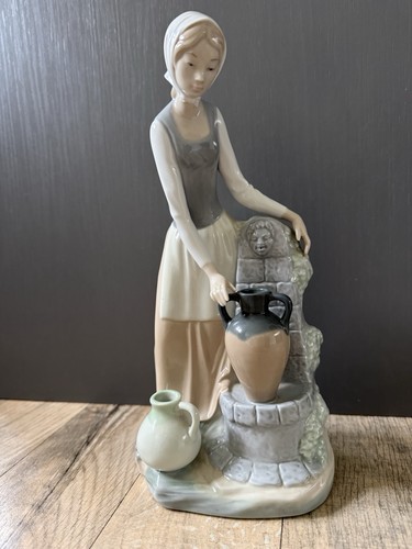 Nao lladro girl - at, /